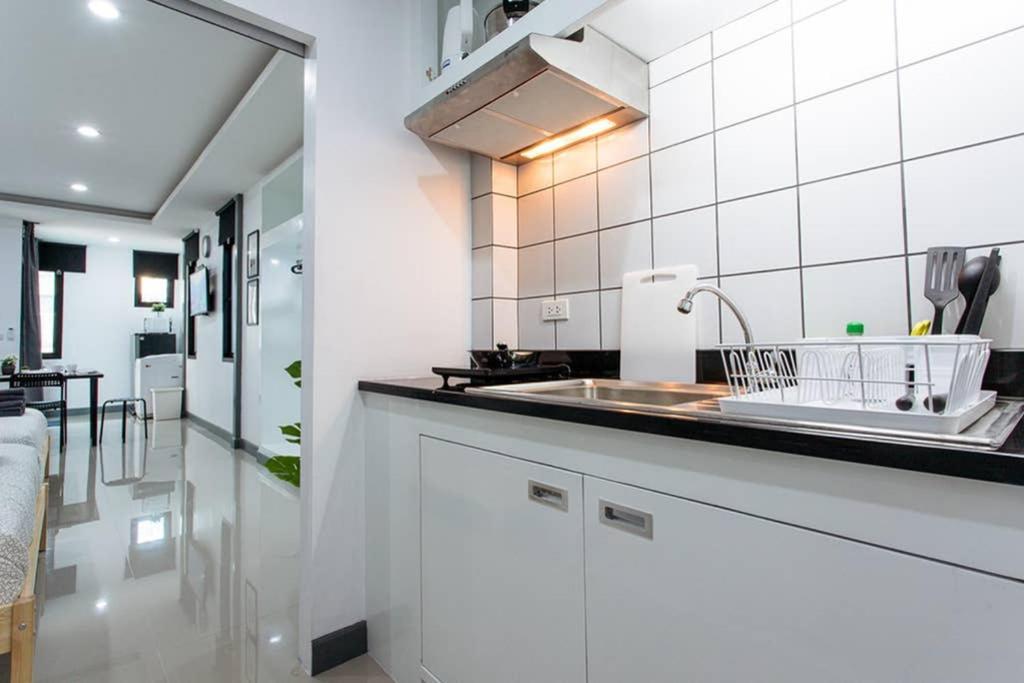 P4 Silom Large 2Beds Full Kitchen Wifi 4-6Pax Apartment Bangkok Exterior foto